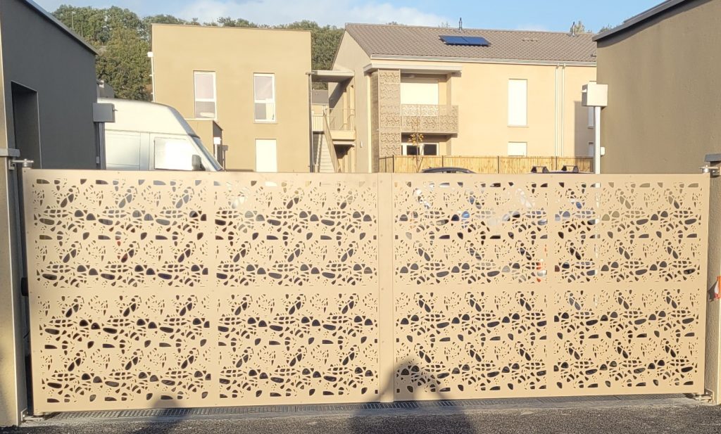 Portail découpe laser beige